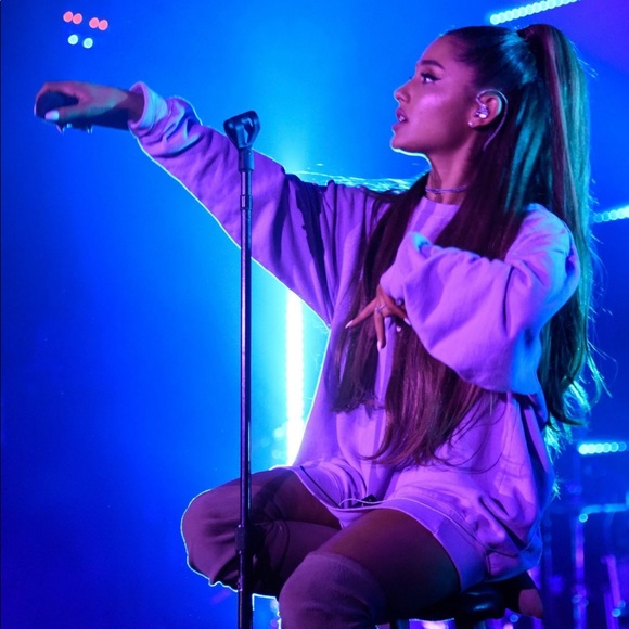 Ariana Grande RARE sweetener track list crewneck - Picture 9 of 12